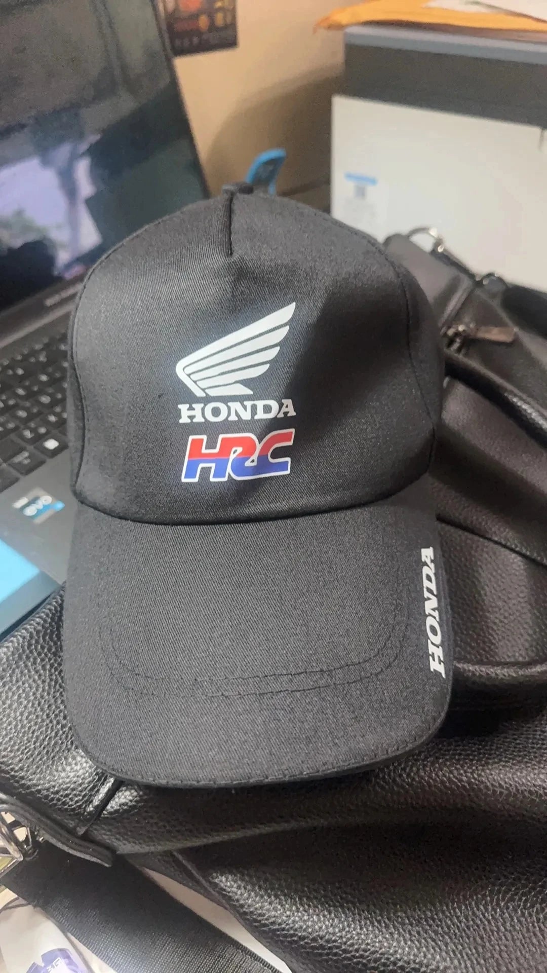 Classic Team Stripe Sun Cap